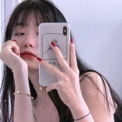 她的玫瑰藏着刀